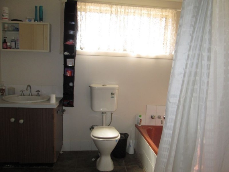 27 Gwydir Street, Moree NSW 2400
