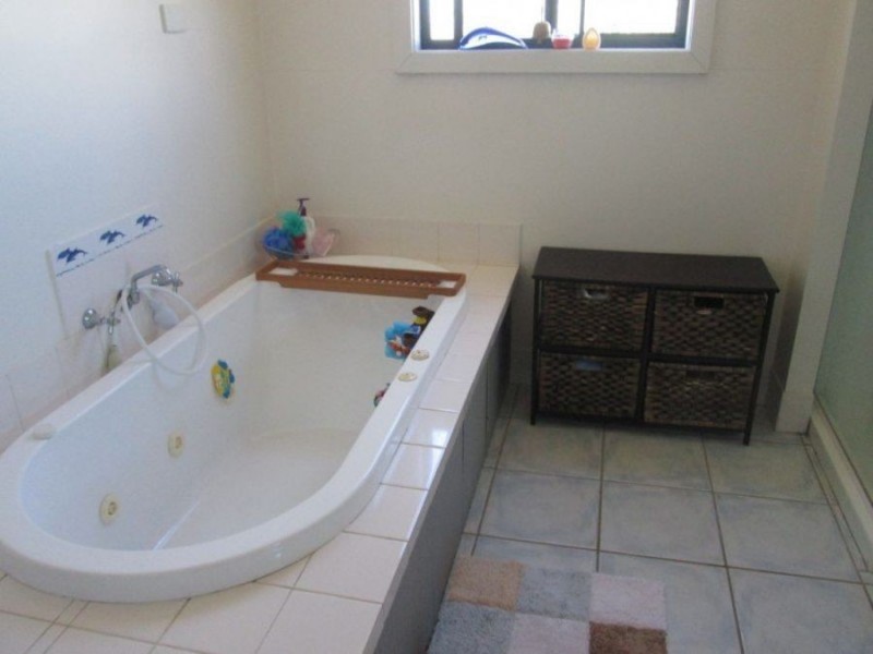 145 Amaroo Drive, Moree NSW 2400