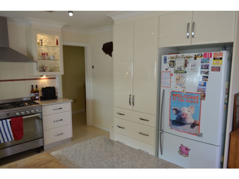 9 Cameron Place, Moree NSW 2400