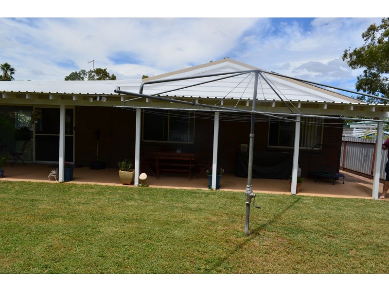 9 Cameron Place, Moree NSW 2400