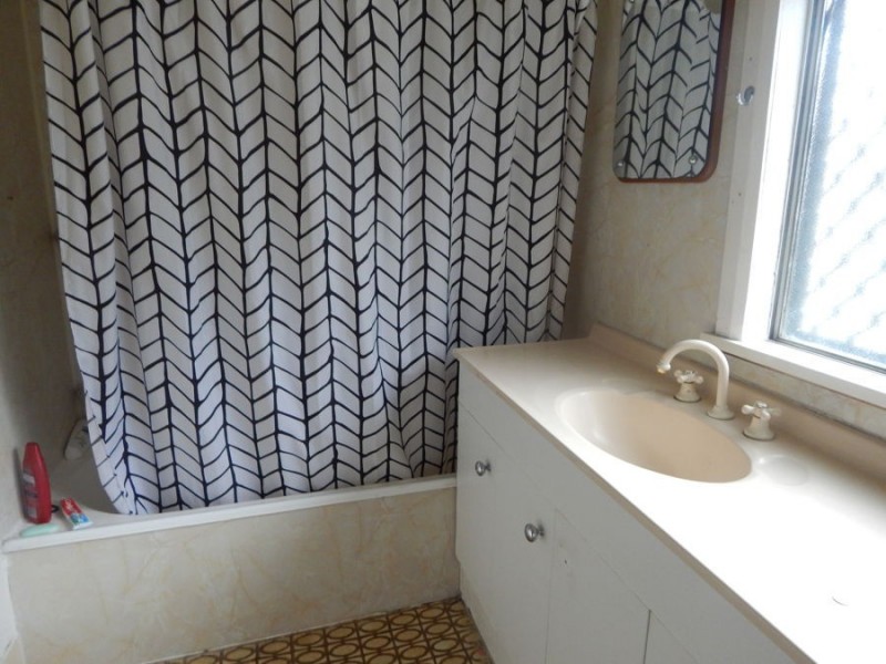 5 Wattle Crescent, Moree NSW 2400