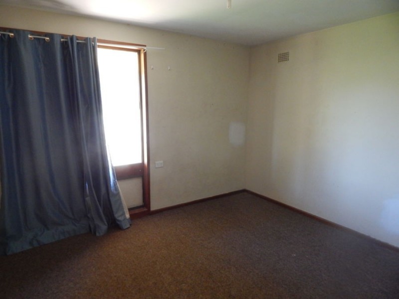 8 James Avenue, Moree NSW 2400