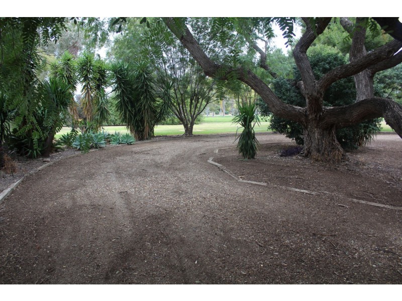 Yanola – 9 Belbowrie Road, Moree NSW 2400