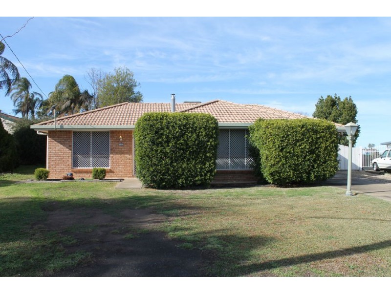 12 Loren Avenue, Moree NSW 2400