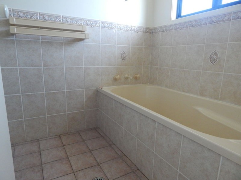 9 Seery Close, Moree NSW 2400