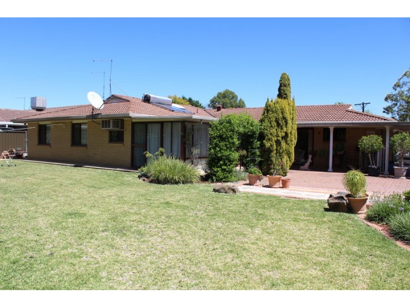 9 Karingal Place, Moree NSW 2400