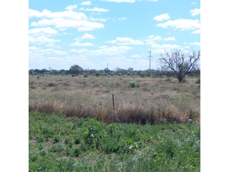 82, 144, 201 Bullus Drive, Moree NSW 2400