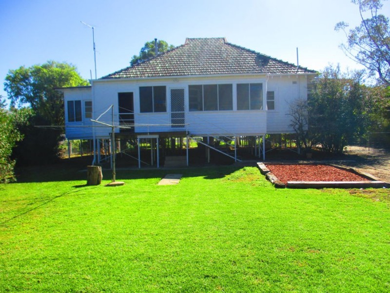 8 Webb Avenue, Moree NSW 2400