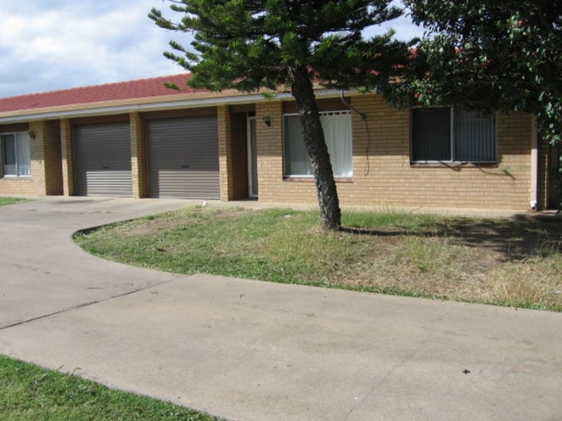 2/20 Cummins Avenue, Moree NSW 2400