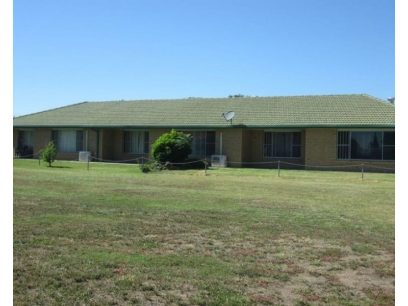 2/12 Cummins Avenue, Moree NSW 2400