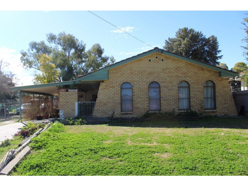 7 Warrina Crescent, Moree NSW 2400