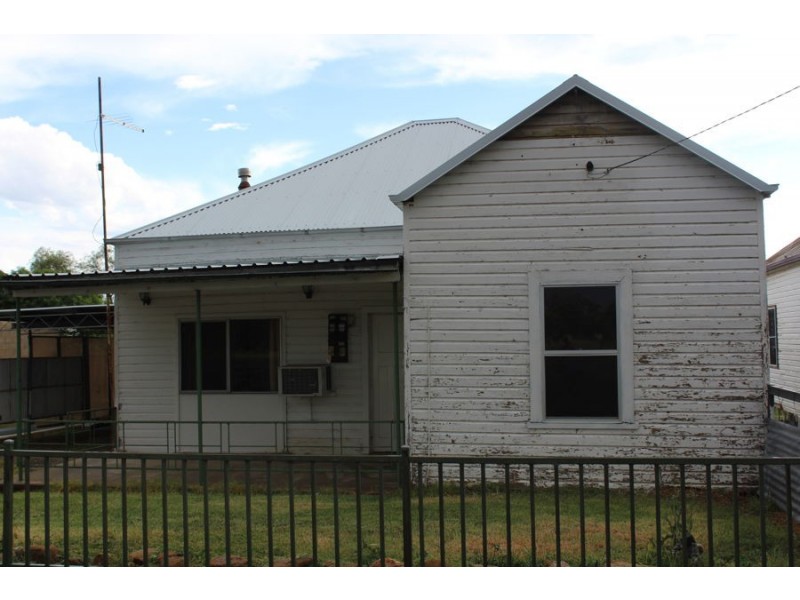 55 Railway Parade, Gravesend NSW 2401