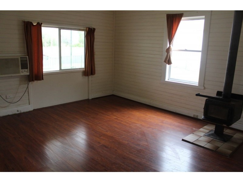 55 Railway Parade, Gravesend NSW 2401