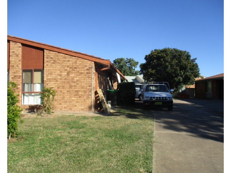 1/4 Bowe Street, Moree NSW 2400