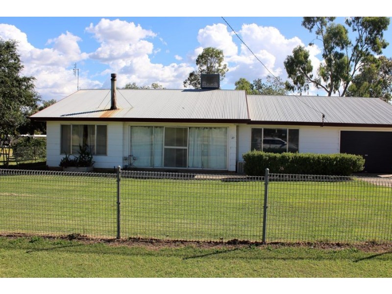 27 Railway Parade, Gravesend NSW 2401