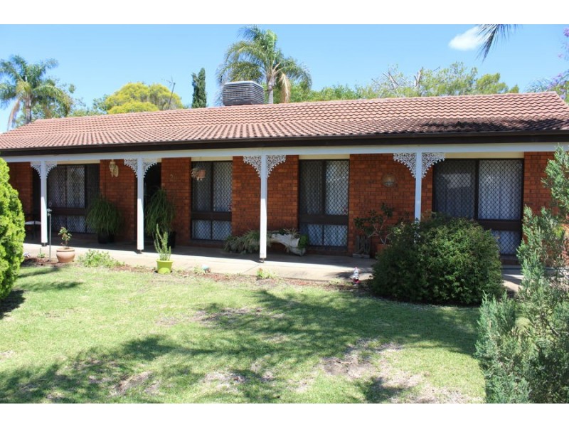 29 Boland Drive, Moree NSW 2400