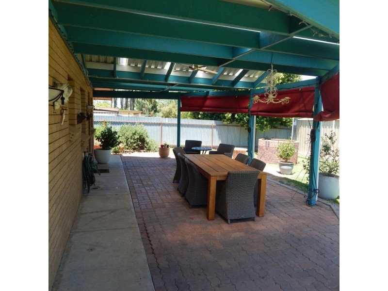 . Quiet CUL-DE-SAC, Moree NSW 2400