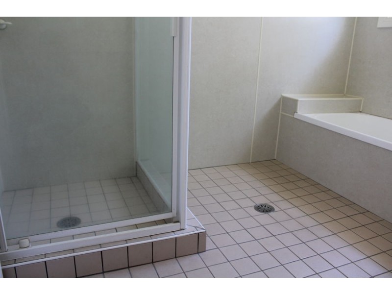 10 Dobbie Street, Moree NSW 2400