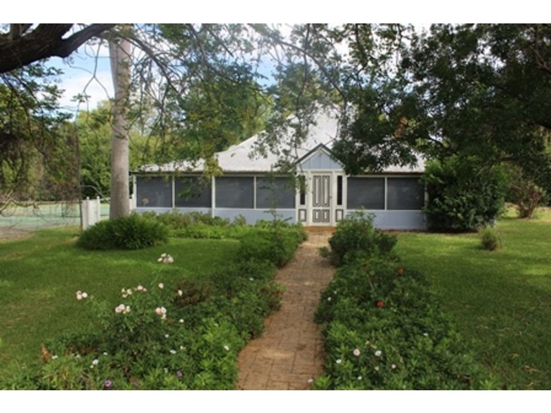 21 Sunnyside Road, Moree NSW 2400