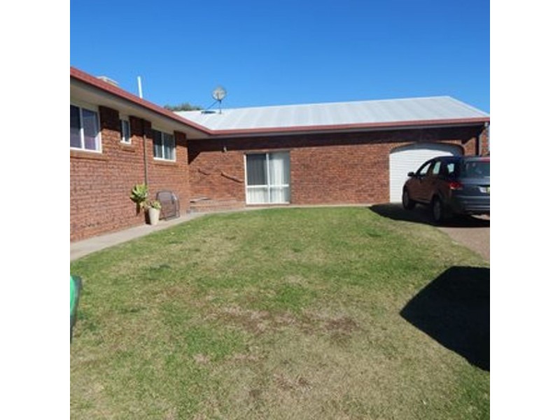 5 Myall Place, Moree NSW 2400