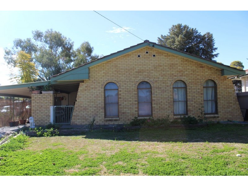 7 Warrina Crescent, Moree NSW 2400