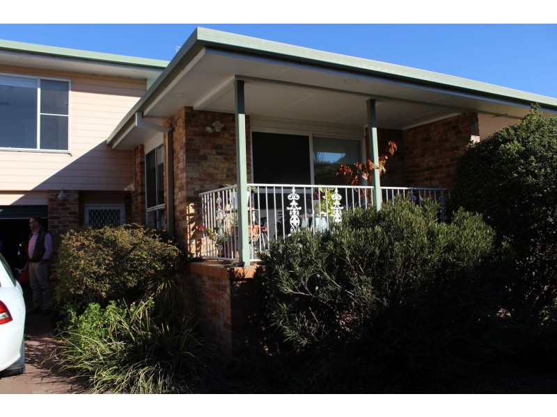 2/27 Balo Street, Moree NSW 2400