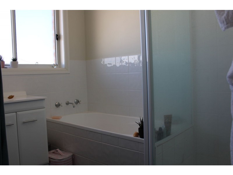 2/27 Balo Street, Moree NSW 2400