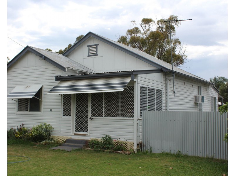 38 Oak Street, Moree NSW 2400