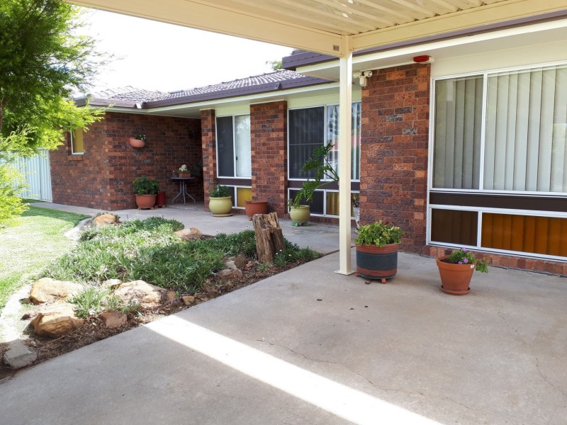 9 Maple Avenue, Moree NSW 2400