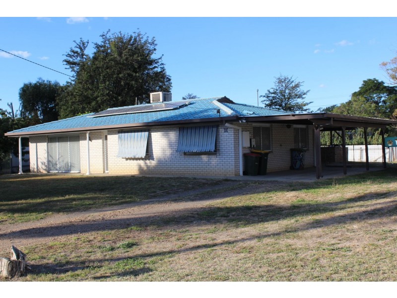 1 Warrina Crescent, Moree NSW 2400