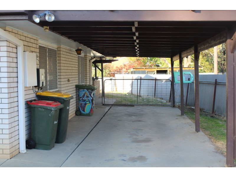 1 Warrina Crescent, Moree NSW 2400
