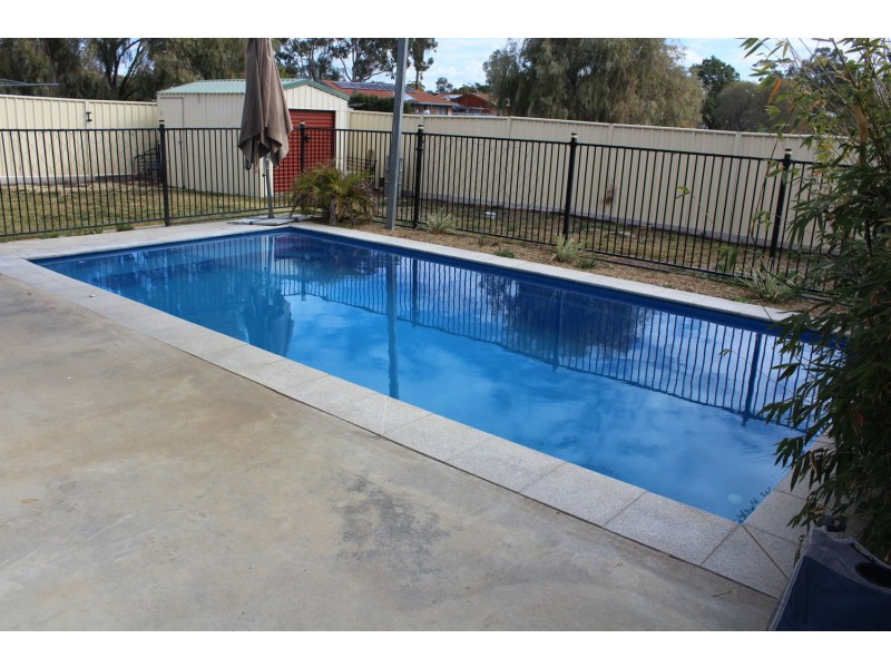 33 Bohenia Crescent, Moree NSW 2400