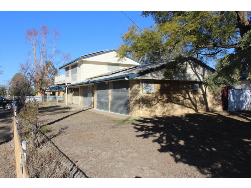 2 Wattle Crescent, Moree NSW 2400