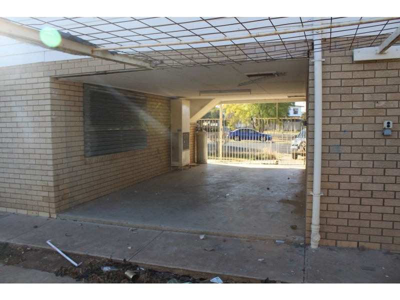 2 Wattle Crescent, Moree NSW 2400