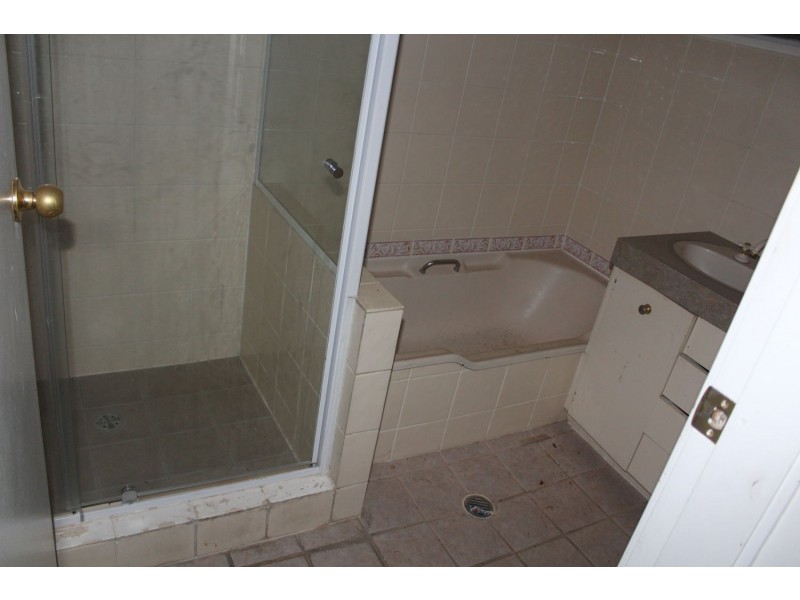 2 Wattle Crescent, Moree NSW 2400