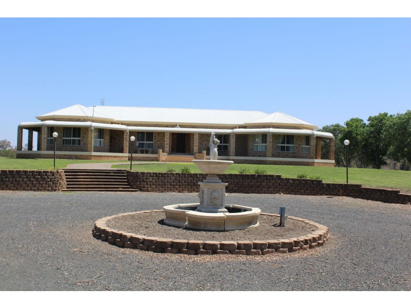 9 Robertson Avenue & Kamilaroi Drive, Moree NSW 2400