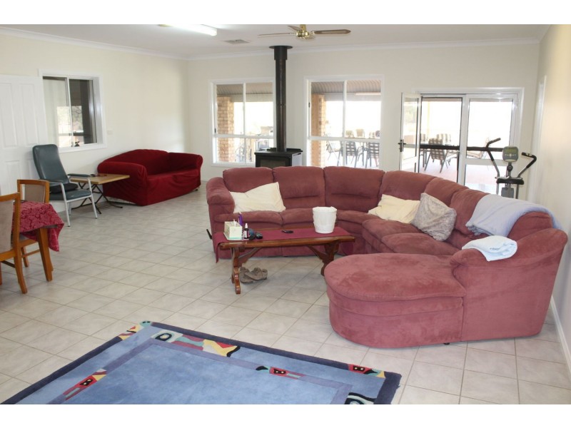 9 Robertson Avenue & Kamilaroi Drive, Moree NSW 2400