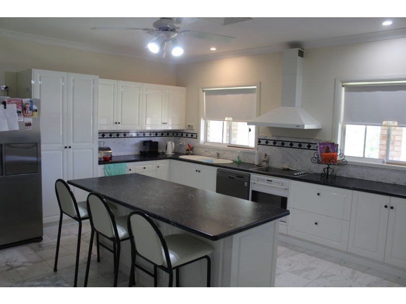9 Robertson Avenue & Kamilaroi Drive, Moree NSW 2400