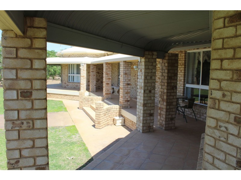 9 Robertson Avenue & Kamilaroi Drive, Moree NSW 2400