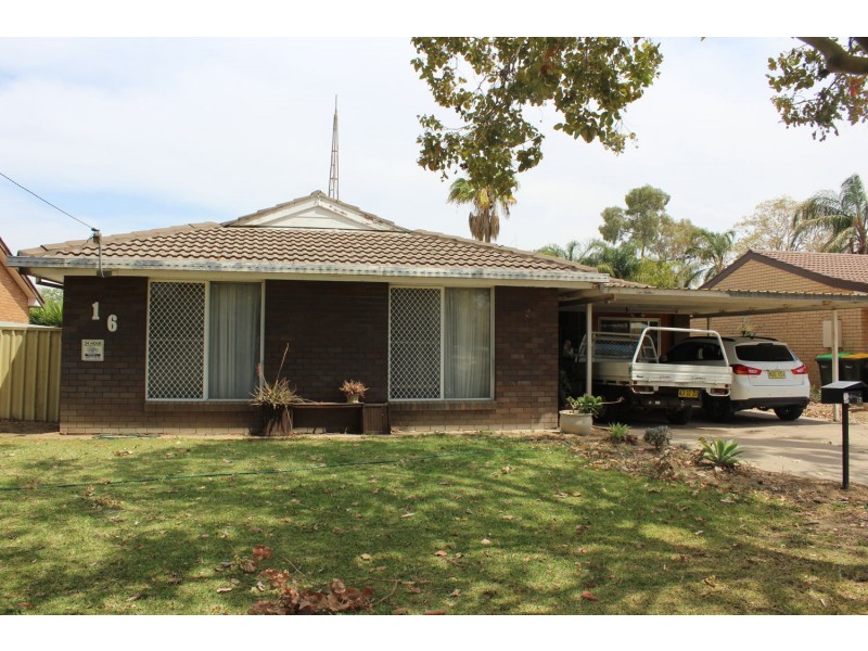 16 Boland Drive, Moree NSW 2400