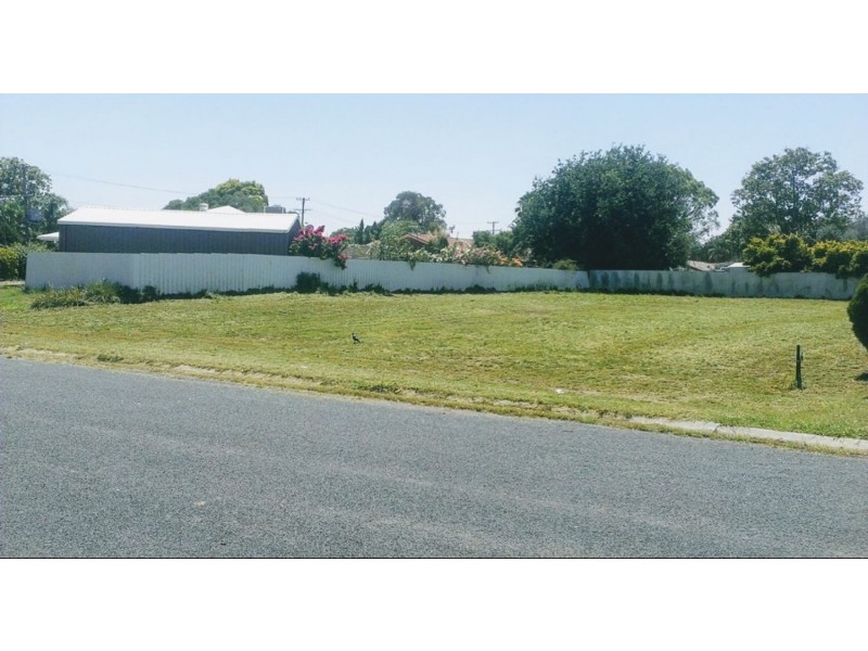 26 Boland Drive, Moree NSW 2400