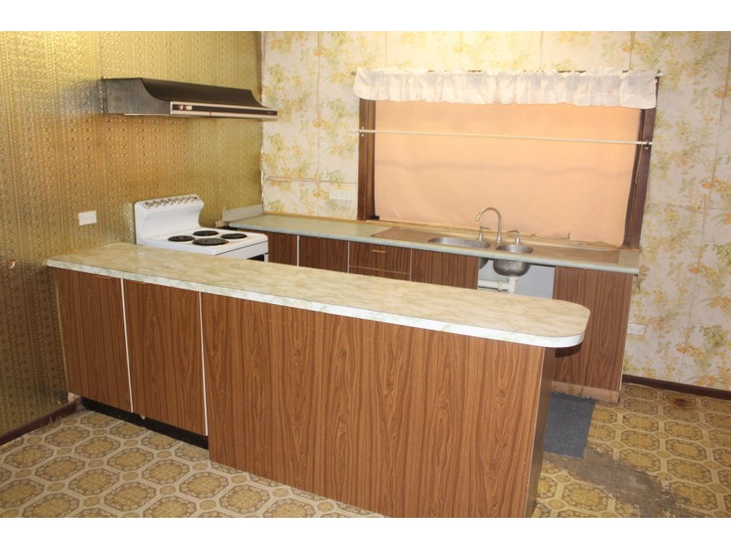 11 Cross Street, Moree NSW 2400