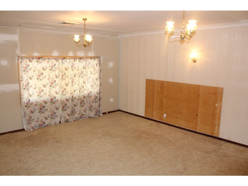 11 Cross Street, Moree NSW 2400