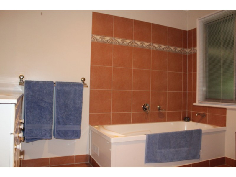 6 Edward Street, Moree NSW 2400