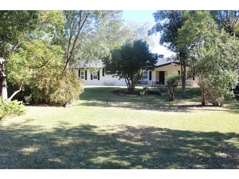 27 Sunnyside Road, Moree NSW 2400