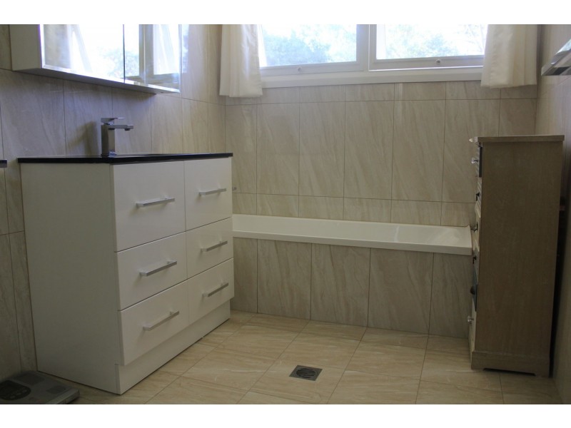 27 Sunnyside Road, Moree NSW 2400