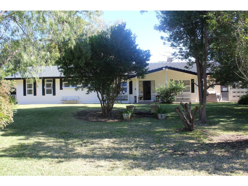 27 Sunnyside Road, Moree NSW 2400