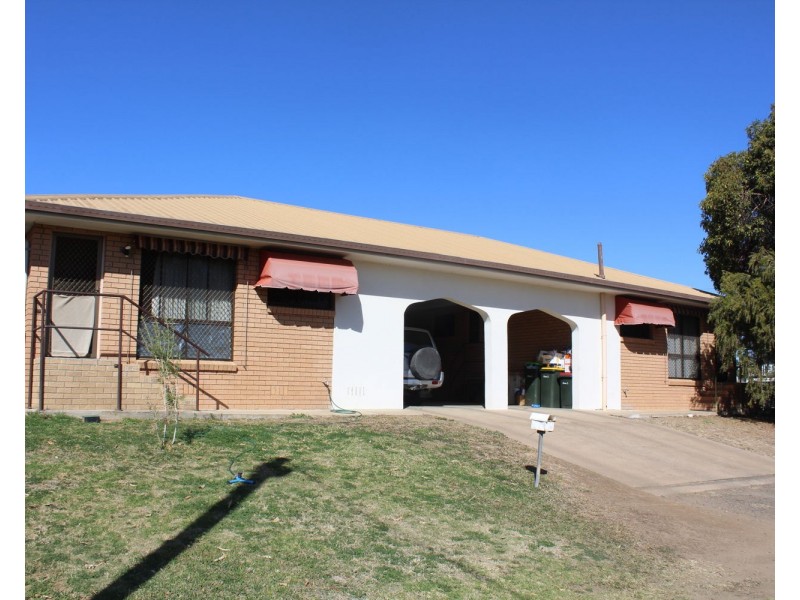 2/16 Boundary Street, Moree NSW 2400