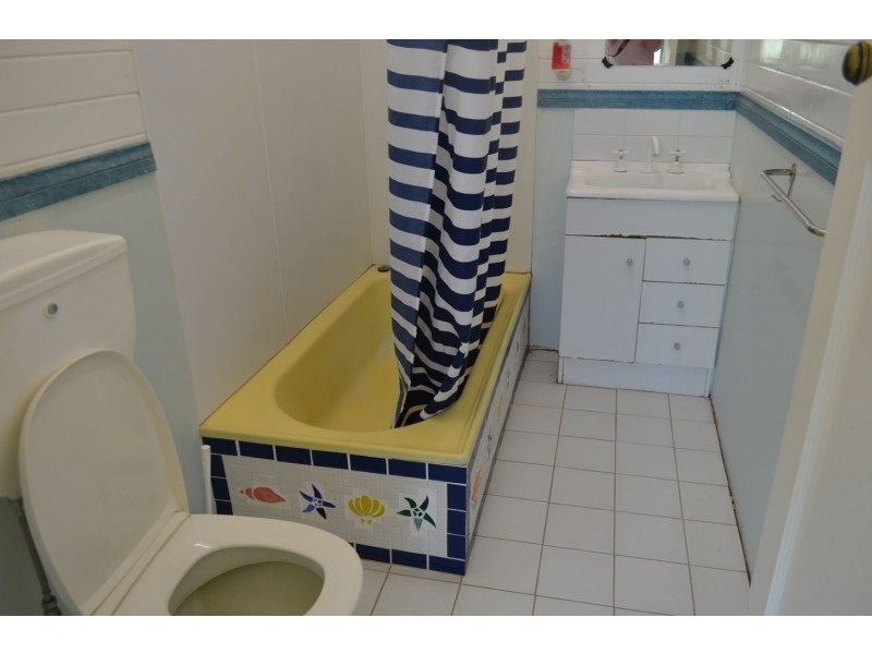 7 Kirkby Ave, Moree NSW 2400