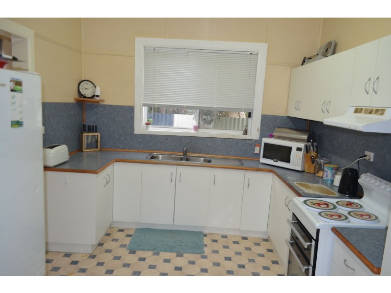 8 Chester Street, Moree NSW 2400